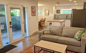 Bright Modern 1Br Suite In Sooke Village Core
